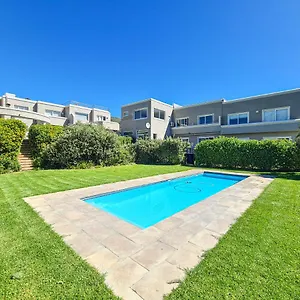 Apartment The Beachclub 17, Hout Bay