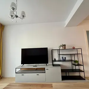  Apartment C-entral With Private Parking Romania